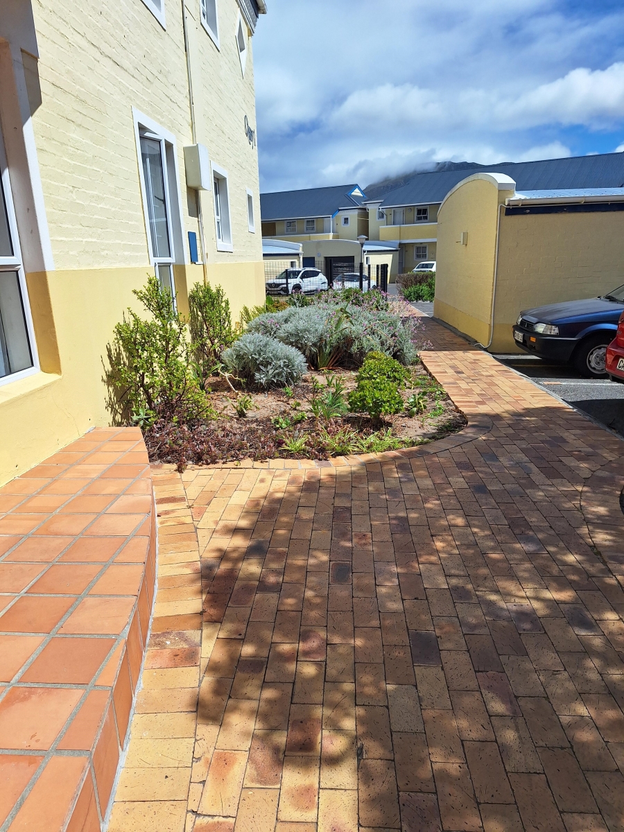 To Let 2 Bedroom Property for Rent in Fish Hoek Western Cape